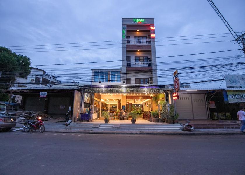 Front of property - evening/night