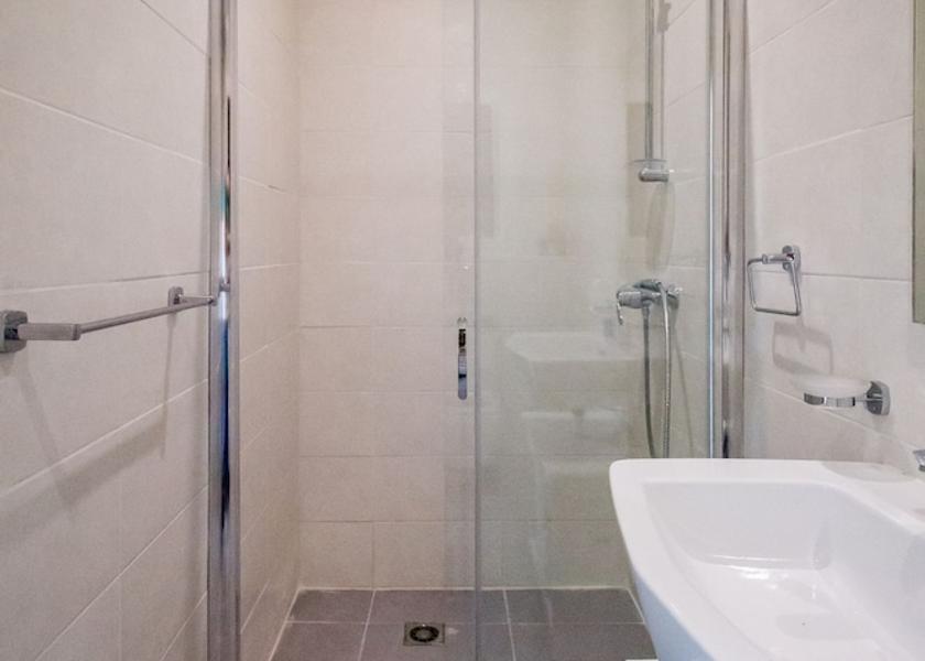 Naxxar Bathroom