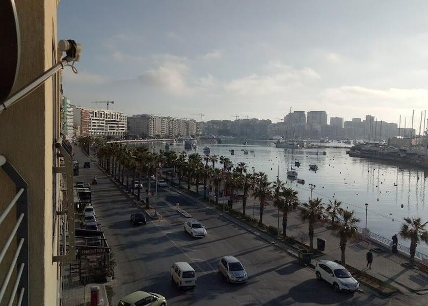  Gzira Beach/Ocean View