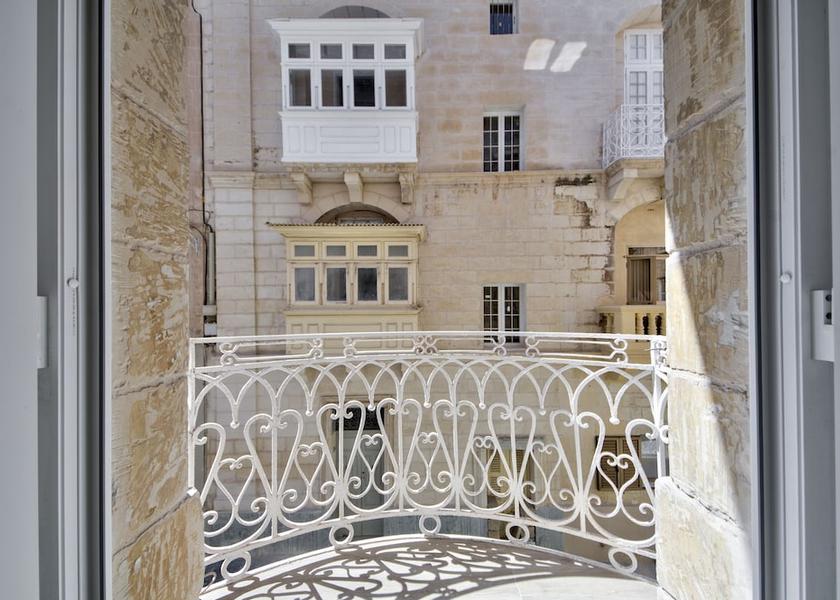 South Eastern Region Floriana Terrace/patio