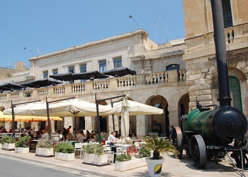  Kalkara Outdoor Dining