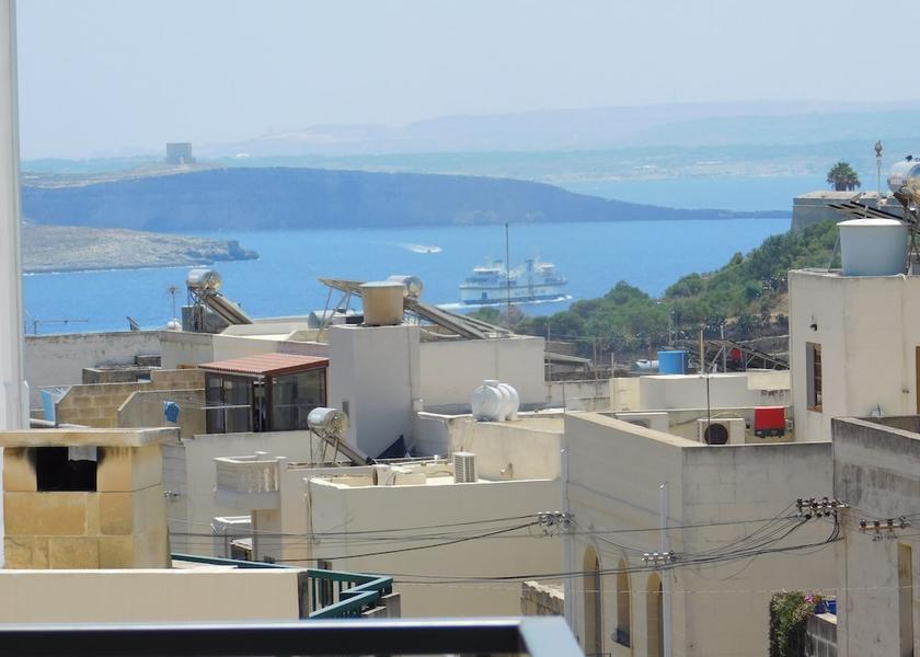  Ghajnsielem Exterior Detail