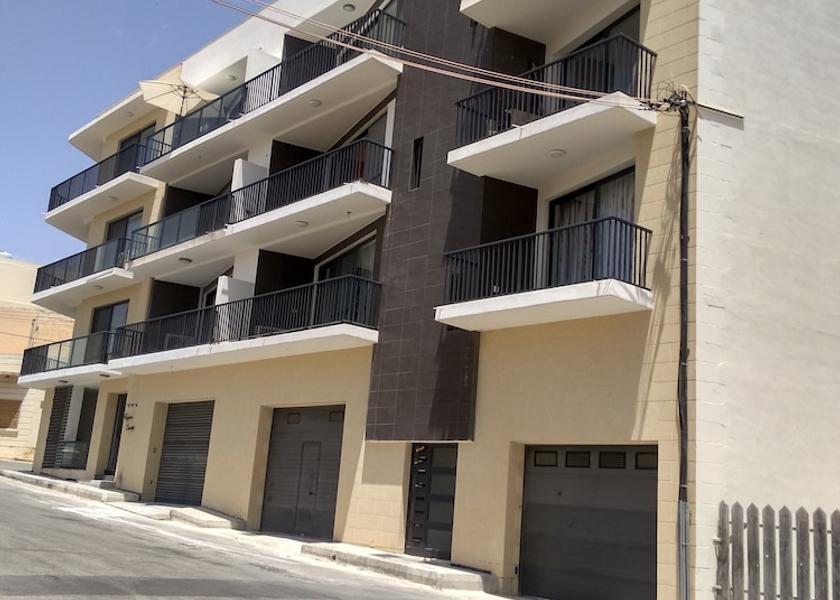  Ghajnsielem Entrance