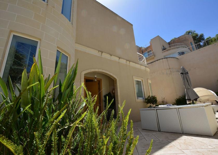  Swieqi Facade