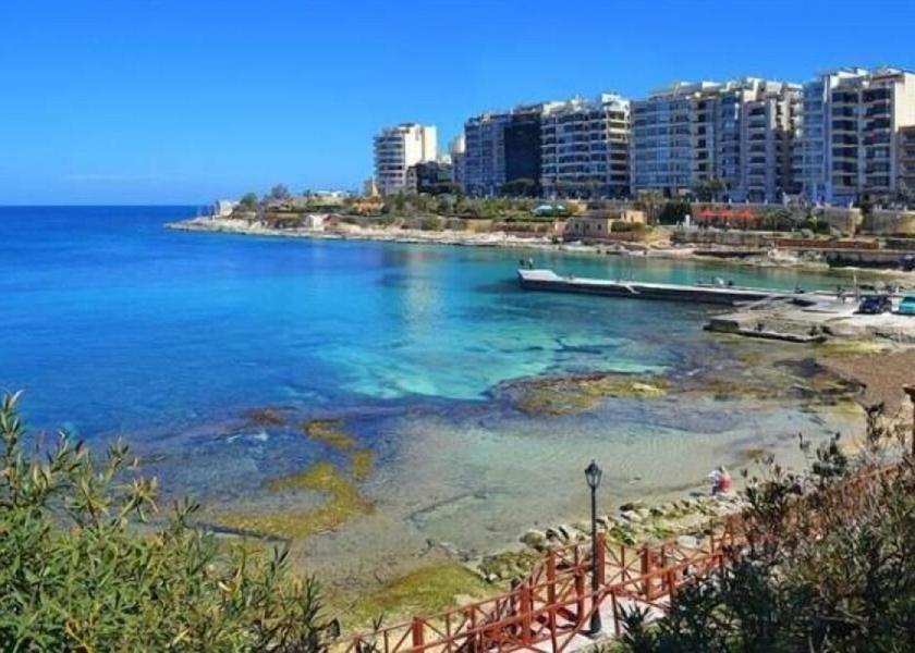  Swieqi Beach
