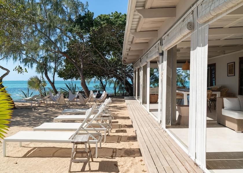 MU Roches Noires Exterior Detail