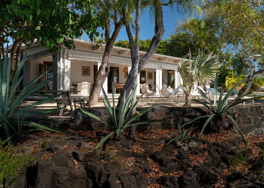 MU Roches Noires Exterior Detail