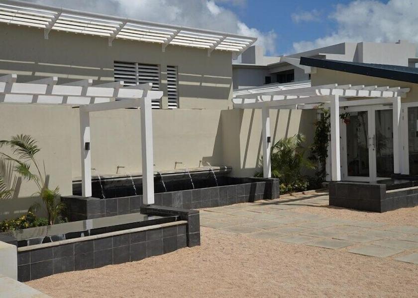 MU Roches Noires Entrance