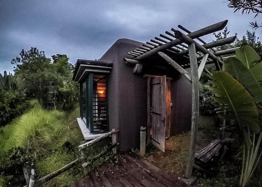 MU Riviere des Anguilles Exterior Detail