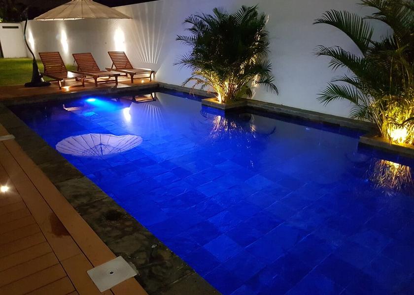 MU Flic-en-Flac Entrance