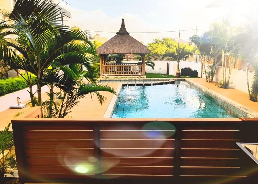 MU Flic-en-Flac Entrance