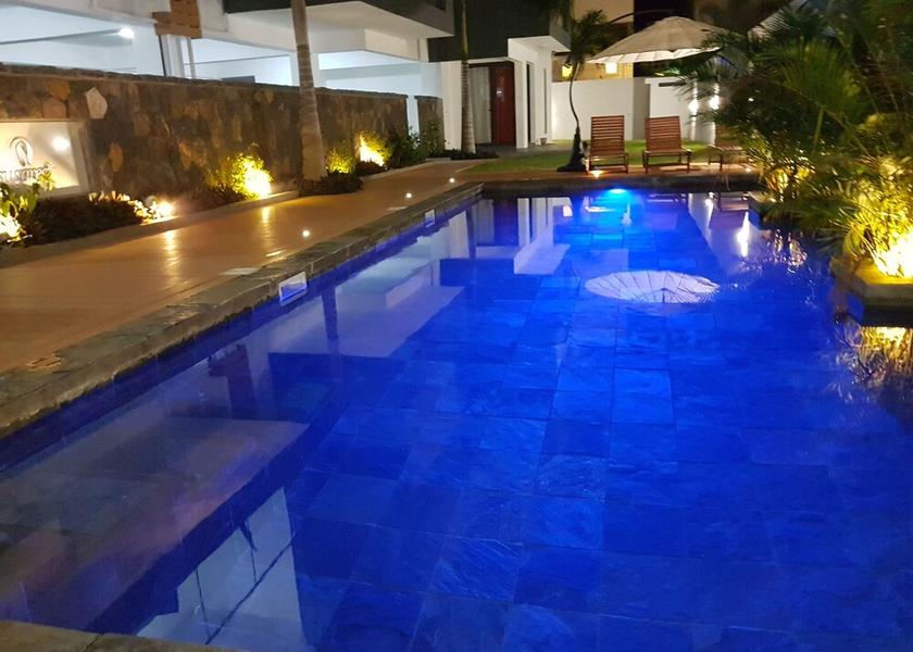 MU Flic-en-Flac Entrance