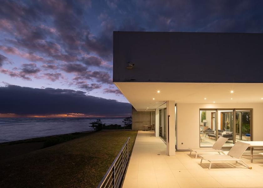 MU Poste Lafayette Facade