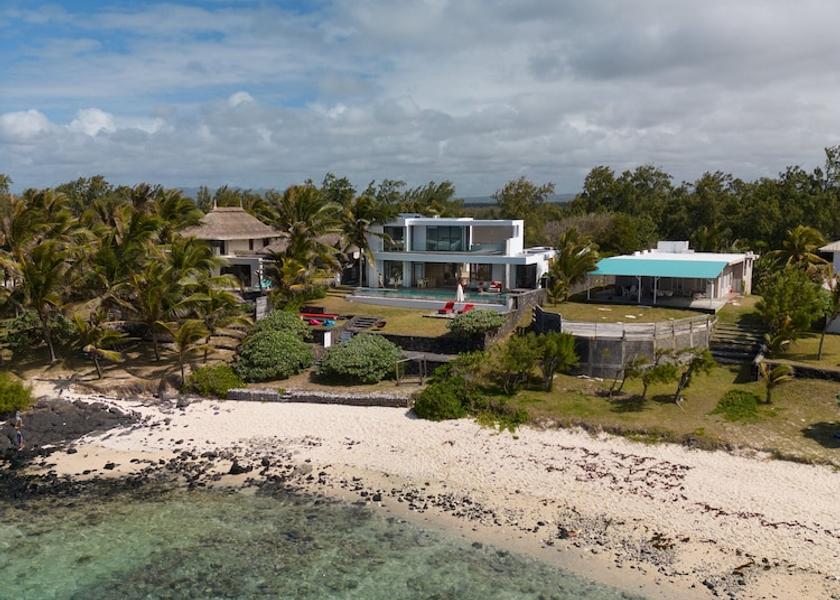 MU Poste Lafayette Facade