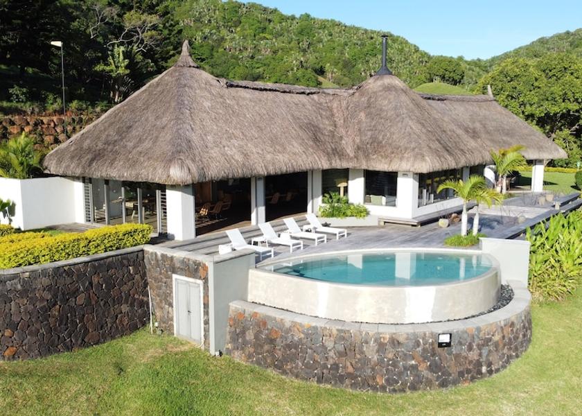 MU Vieux Grand Port Facade