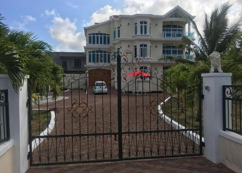 MU Belle Mare Exterior Detail