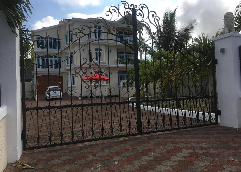 MU Belle Mare Entrance