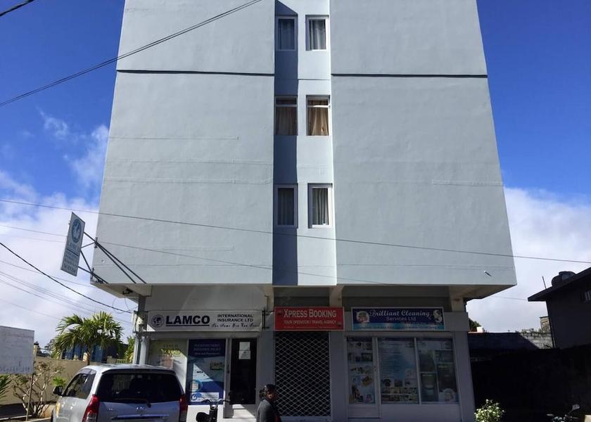 MU Curepipe Exterior Detail