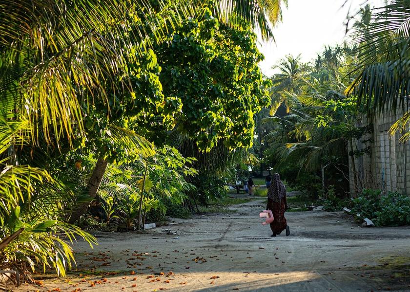 MV Maalhos Exterior Detail