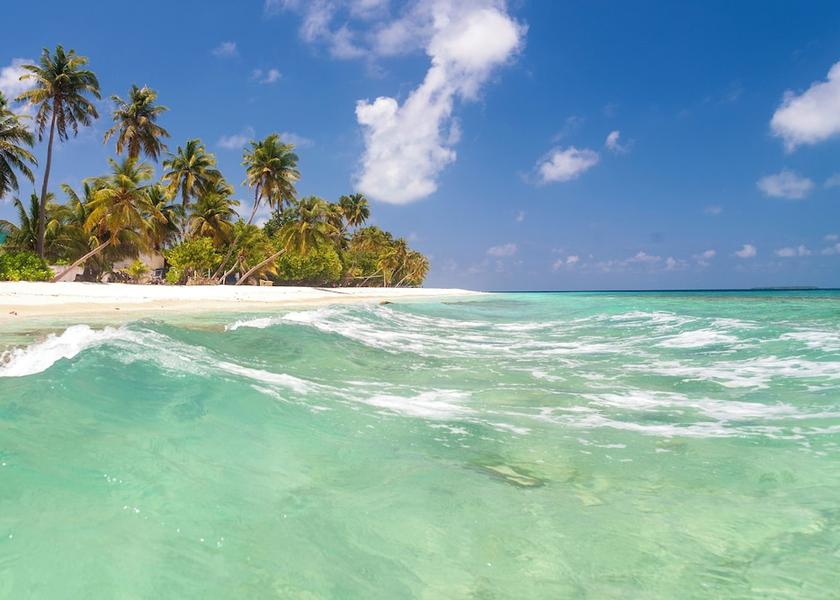 MV Maalhos Beach