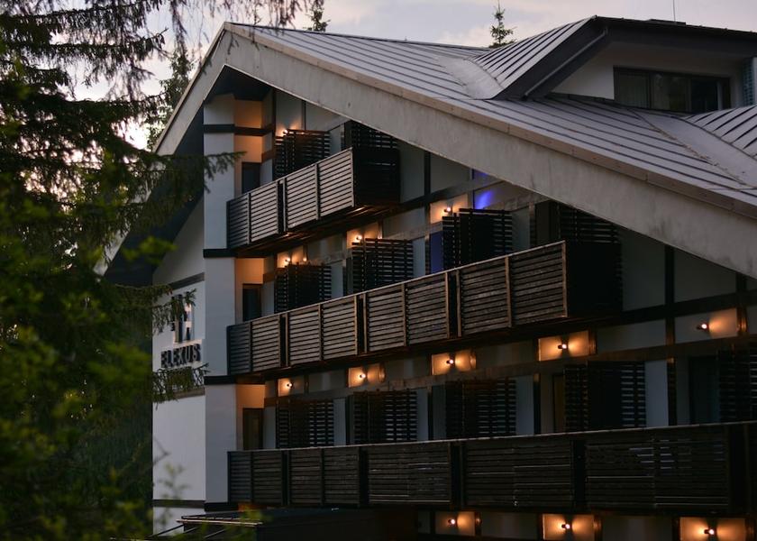  Predeal Exterior Detail