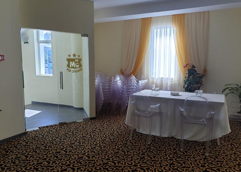  Pitesti Breakfast Area