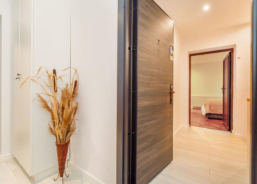  Brasov Interior Entrance