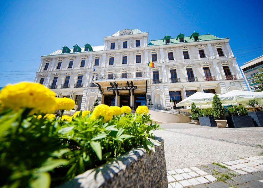  Iasi Exterior Detail
