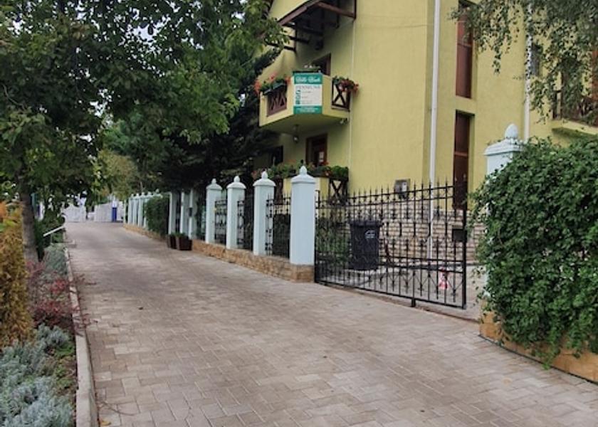  Iasi Exterior Detail