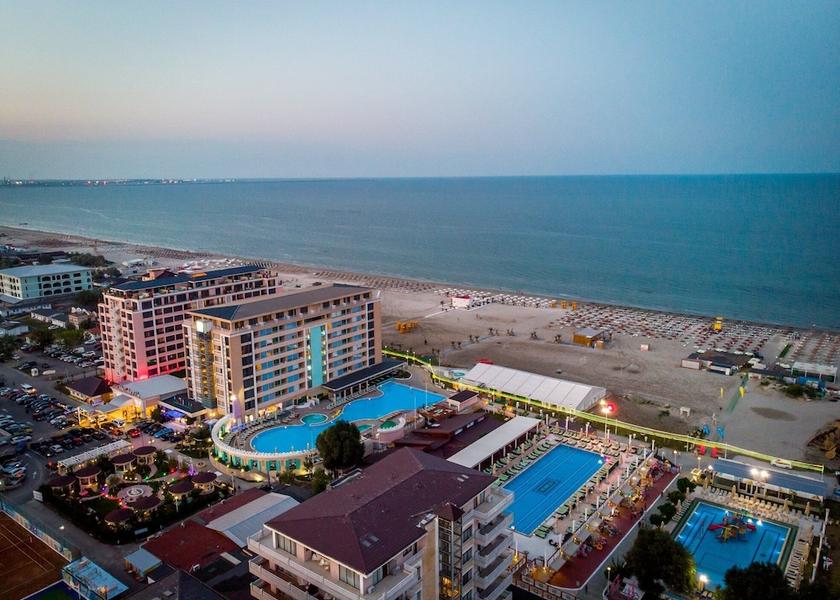  Navodari Exterior Detail