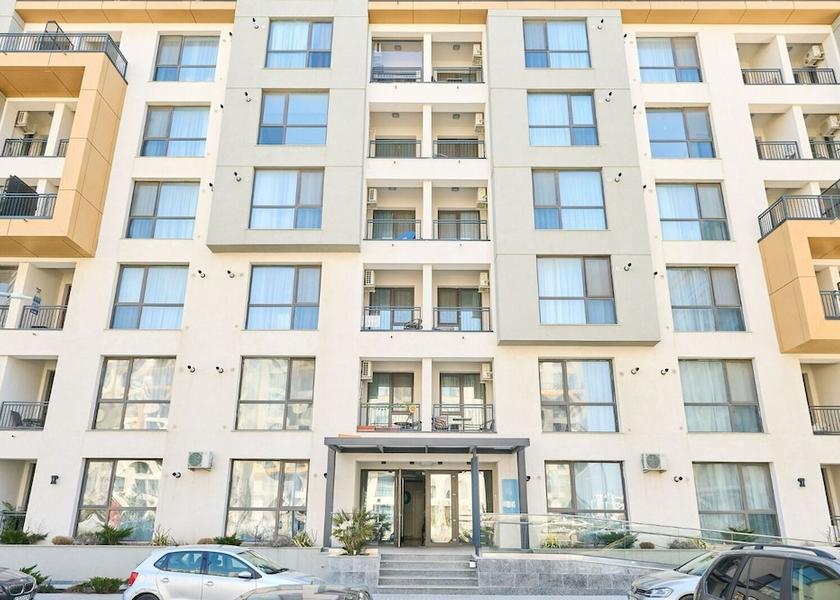  Navodari Exterior Detail