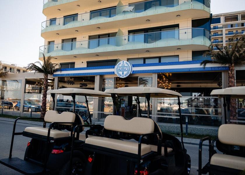  Navodari Exterior Detail