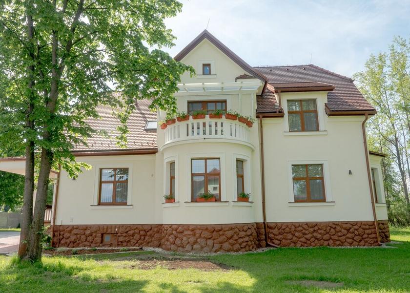  Poprad Exterior Detail