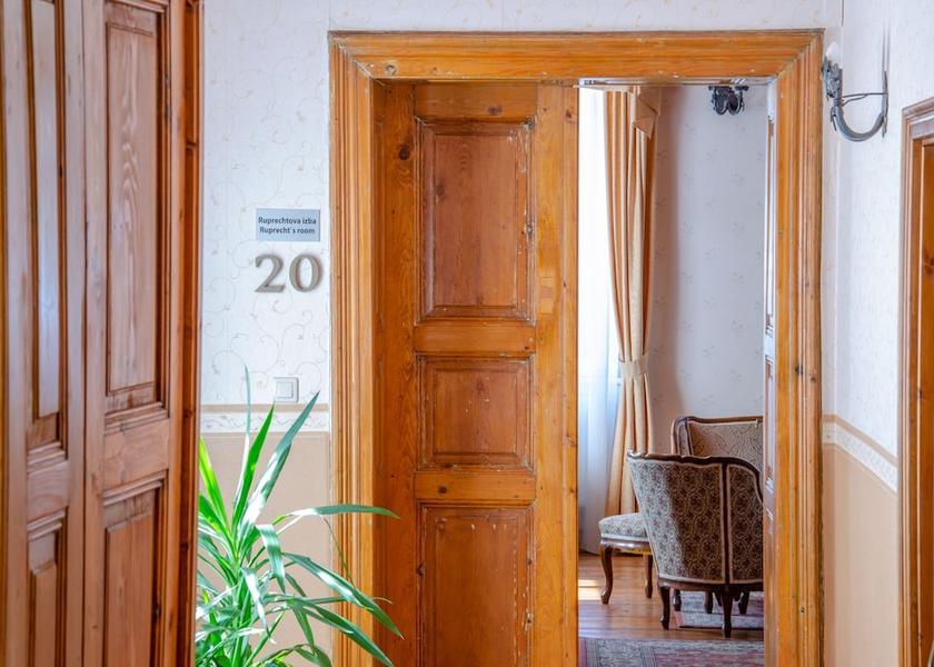  Banska Stiavnica Interior Entrance