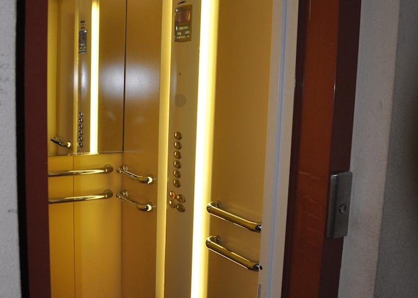  Ruzomberok Interior Entrance