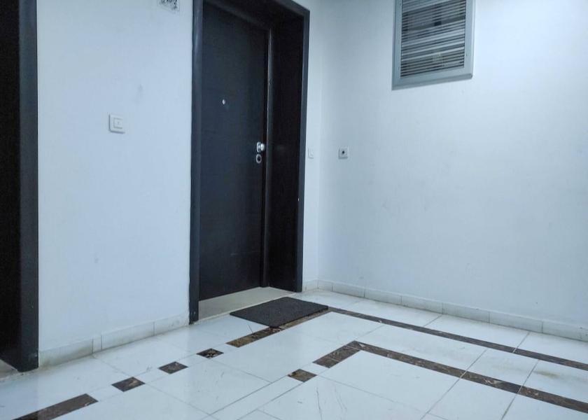  Tunis Exterior Detail