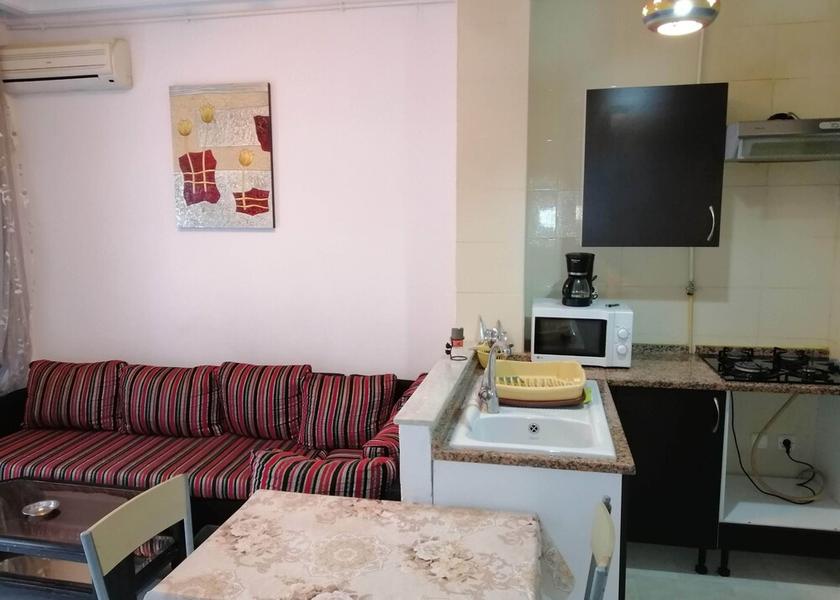  Tunis Interior Entrance