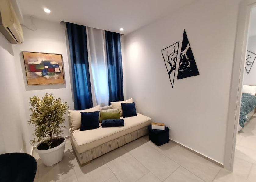  Tunis Living Area