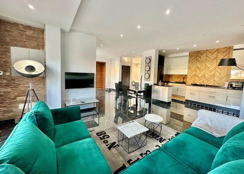  La Marsa Room