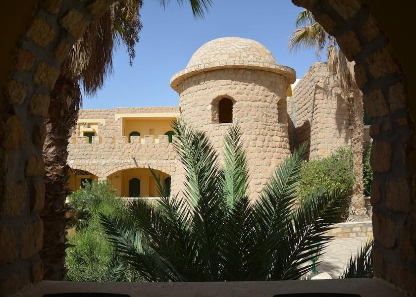  Nefta Exterior Detail