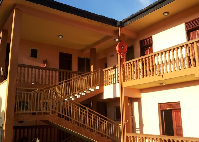  Lira Exterior Detail