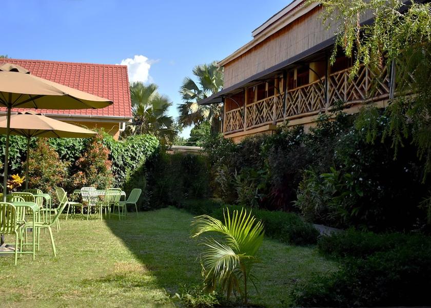  Gulu Exterior Detail