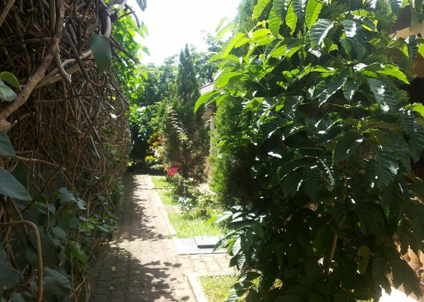  Gulu Exterior Detail