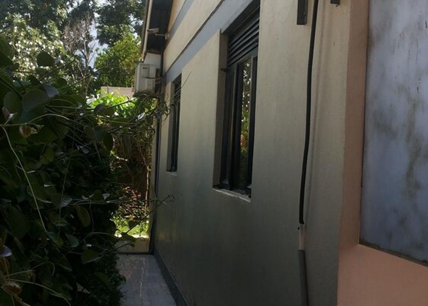  Gulu Exterior Detail