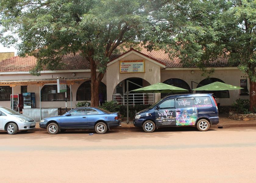  Jinja Facade