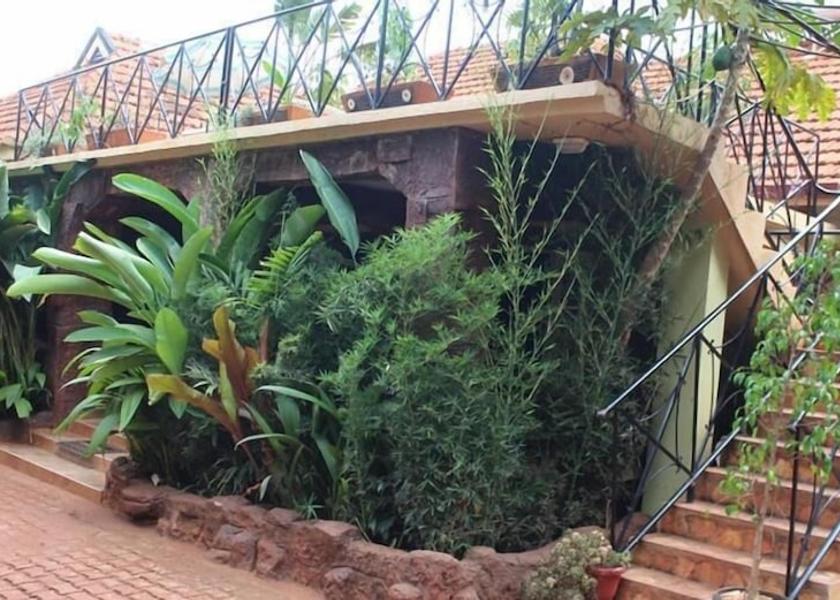  Jinja Exterior Detail