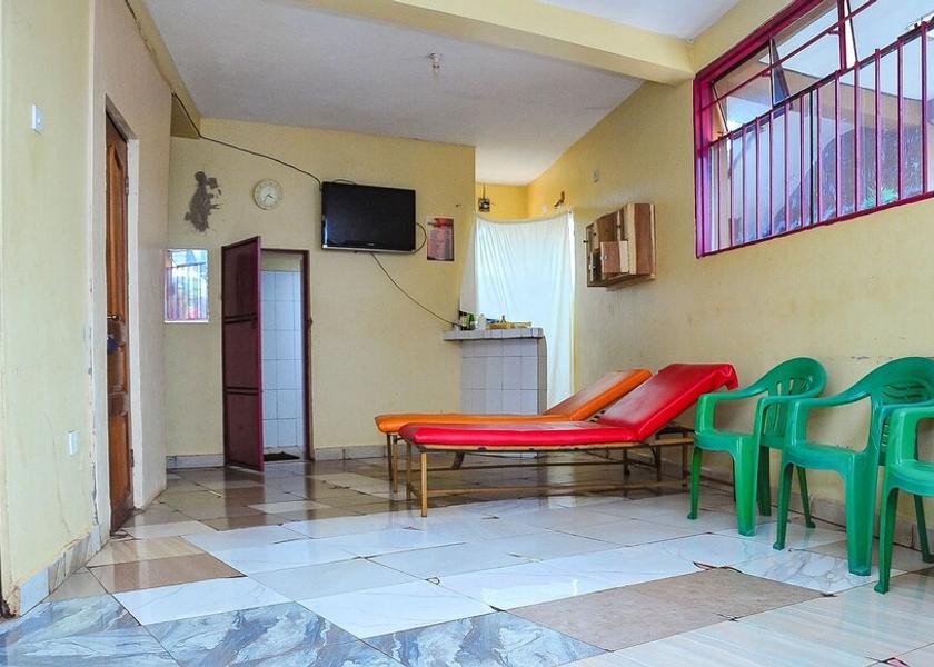  Jinja Interior Entrance