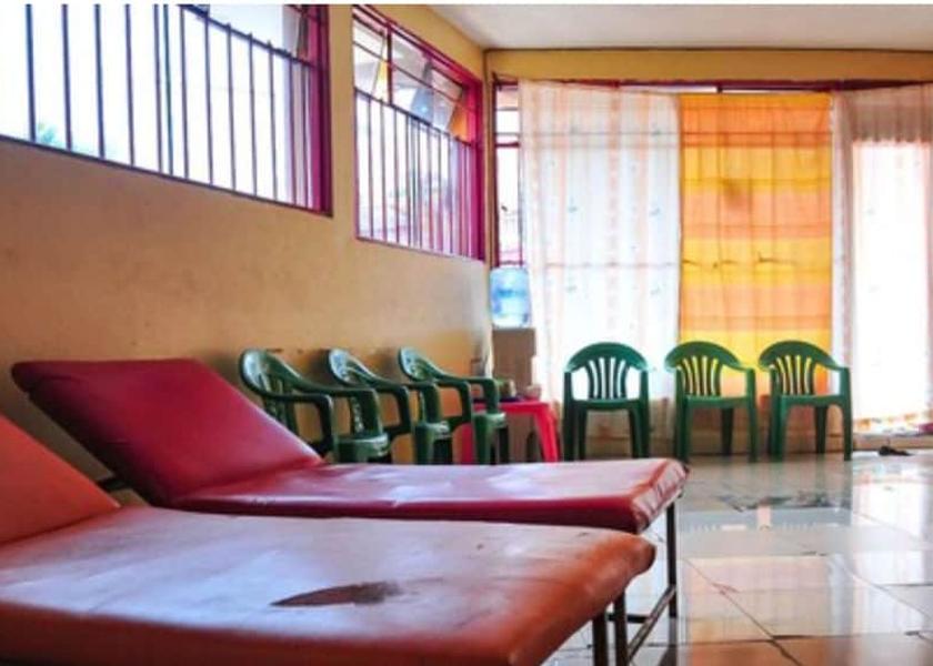  Jinja Interior Entrance