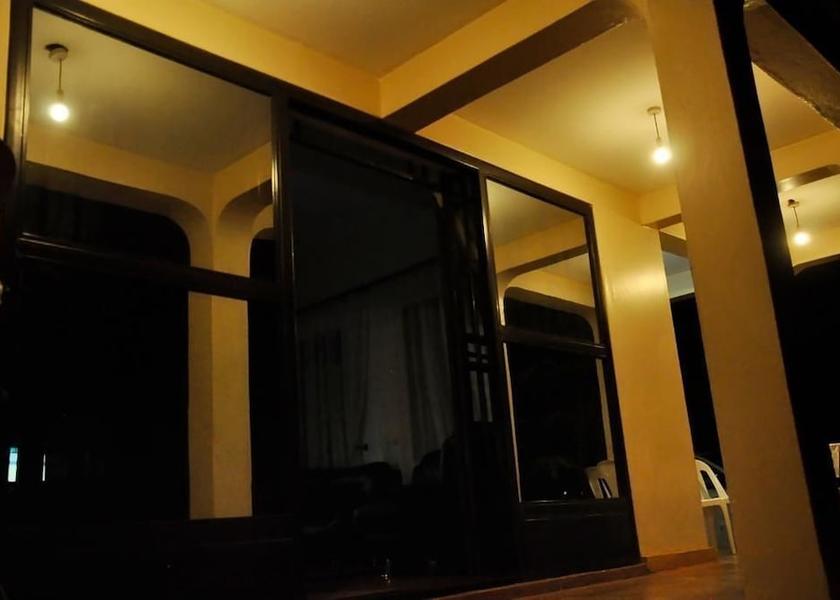  Jinja Interior Entrance