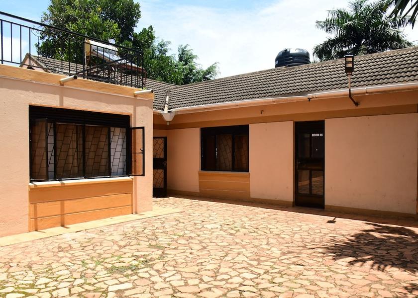  Jinja Exterior Detail